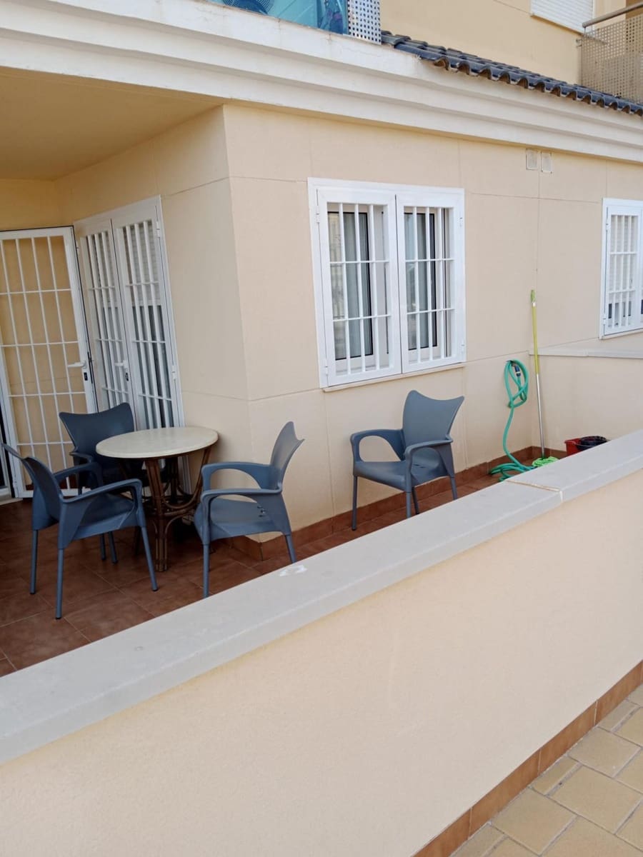 2 makuuhuone Huoneisto myytävänä paikassa La Manga del Mar Menor mukana uima-altaan - 225 000 € (Ref: 9969323)