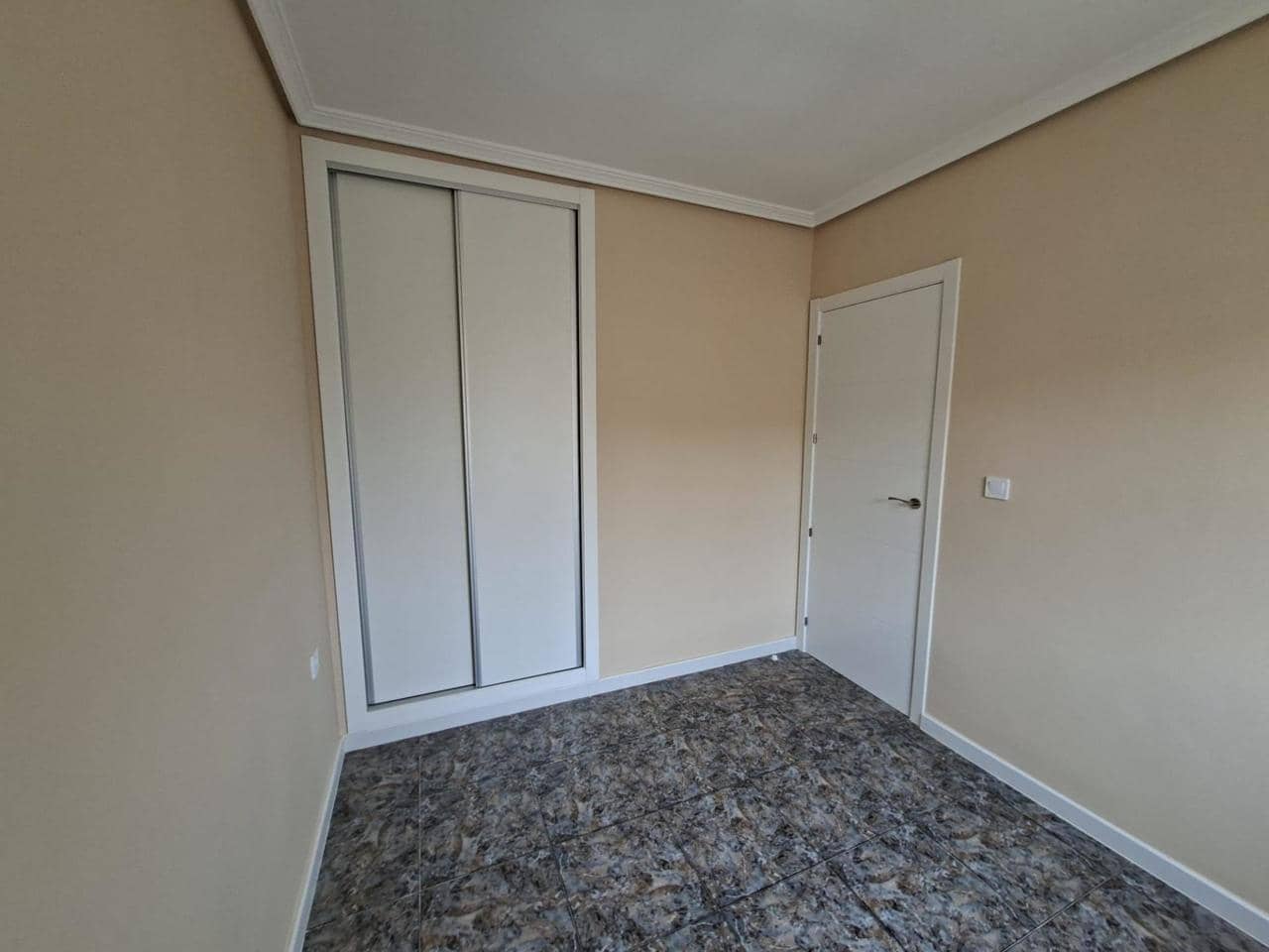 2 soveværelse Bungalow til salg i Orihuela Costa med swimmingpool - € 169.000 (Ref: 9969325)
