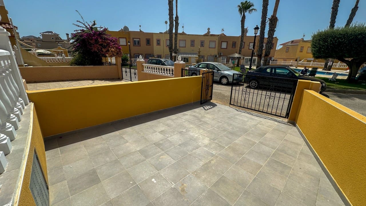 2 bedroom Townhouse for sale in Orihuela Costa with garage - € 255,000 (Ref: 9972926)