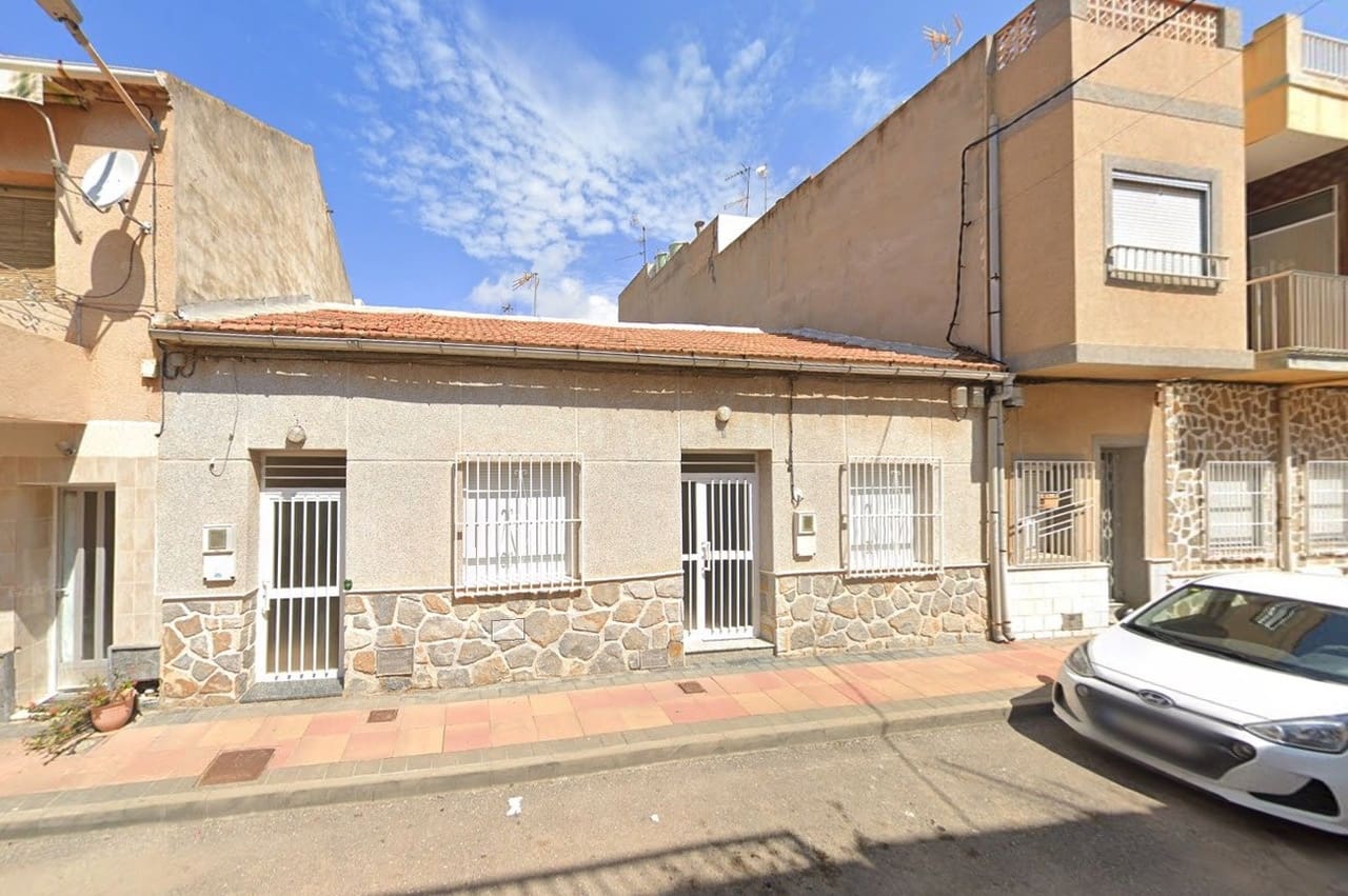 4 bedroom Townhouse for sale in Los Alcazares - € 129,000 (Ref: 9972928)