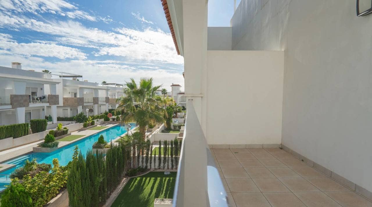 2 soveværelse Villa til salg i Ciudad Quesada med swimmingpool - € 299.000 (Ref: 9972933)