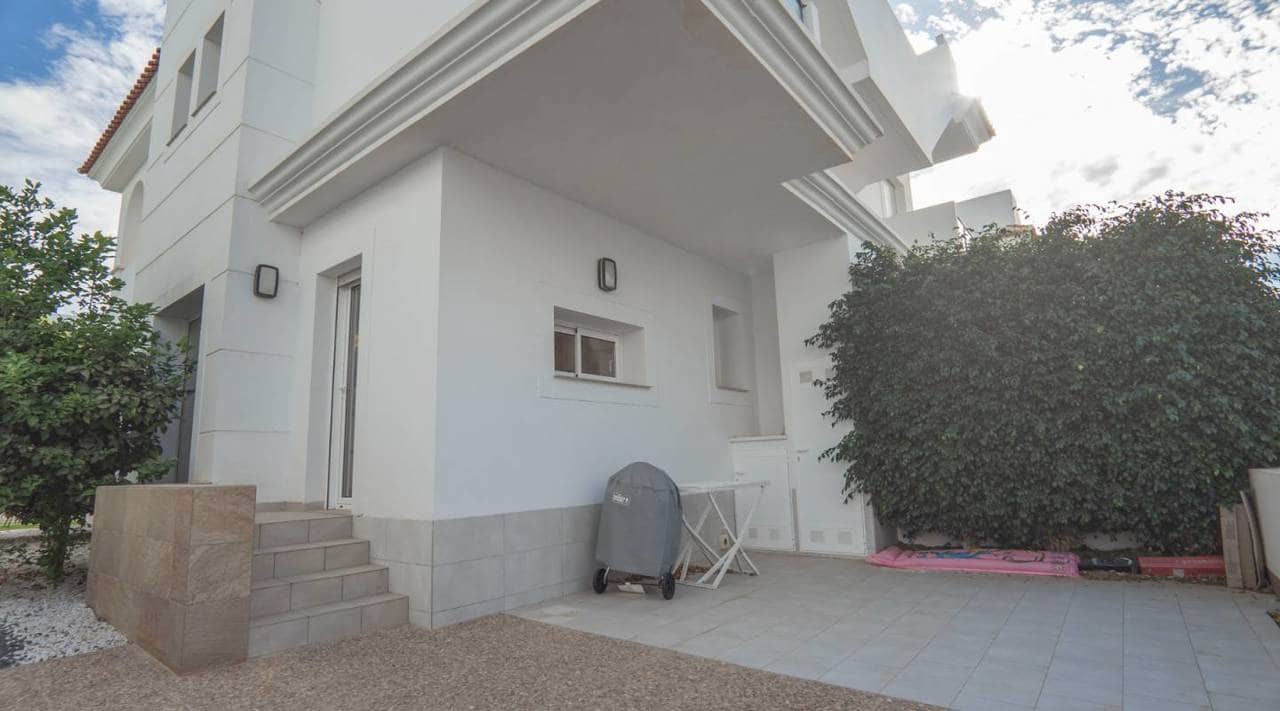 2 soveværelse Villa til salg i Ciudad Quesada med swimmingpool - € 299.000 (Ref: 9972933)