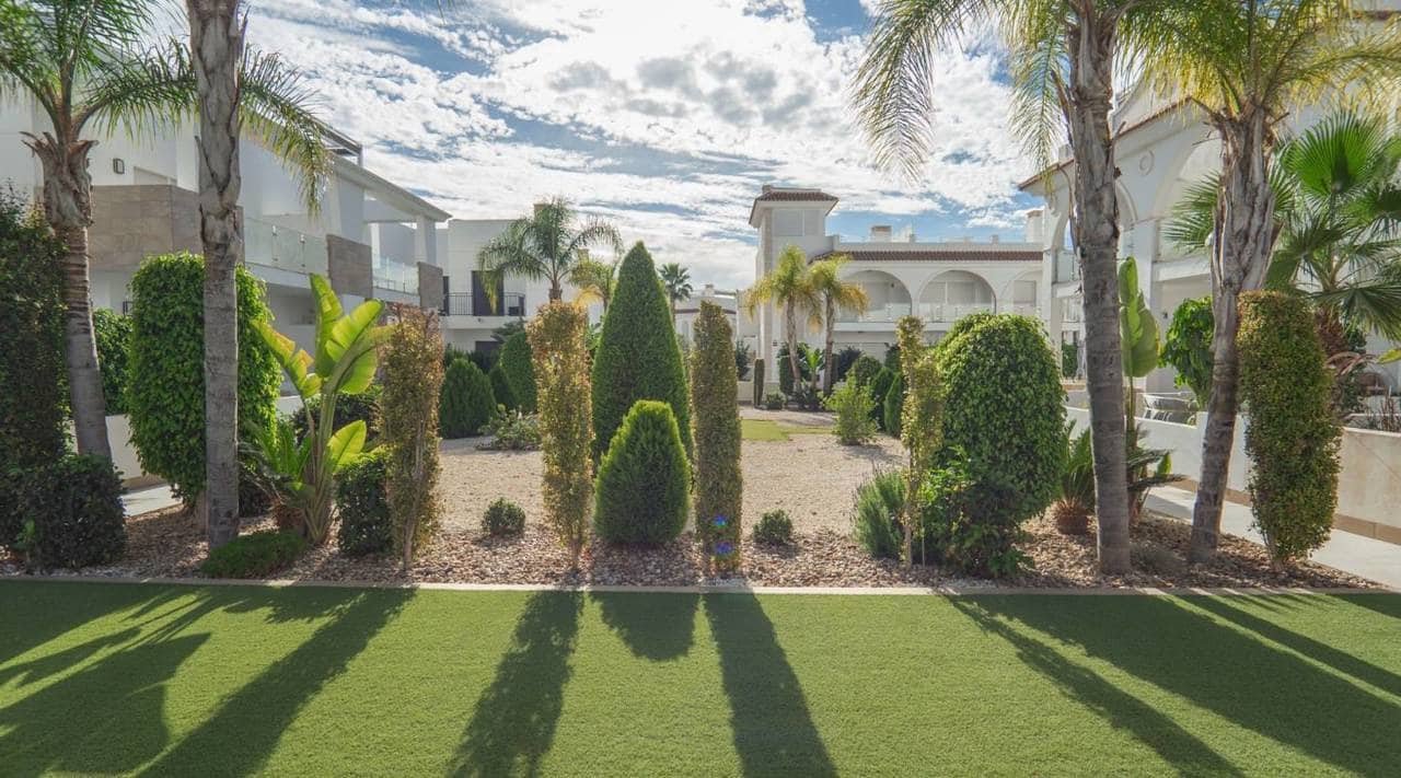 2 soveværelse Villa til salg i Ciudad Quesada med swimmingpool - € 299.000 (Ref: 9972933)