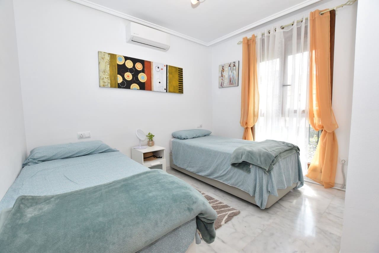 2 bedroom Apartment for sale in Algorfa - € 205,000 (Ref: 9974922)