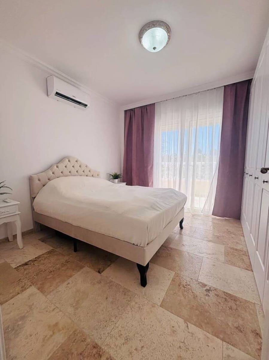 3 bedroom Villa for sale in Villamartin - € 250,000 (Ref: 9976855)