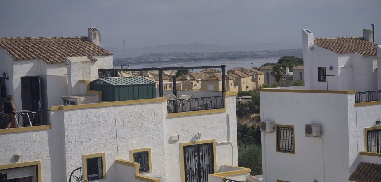 Casa de 3 habitaciones en Orihuela Costa en venta - 225.000 € (Ref: 9976860)