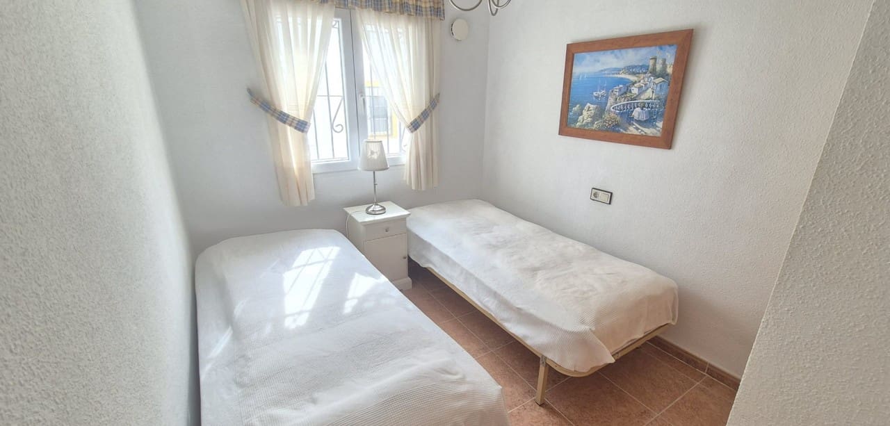 Casa de 3 habitaciones en Orihuela Costa en venta - 225.000 € (Ref: 9976860)