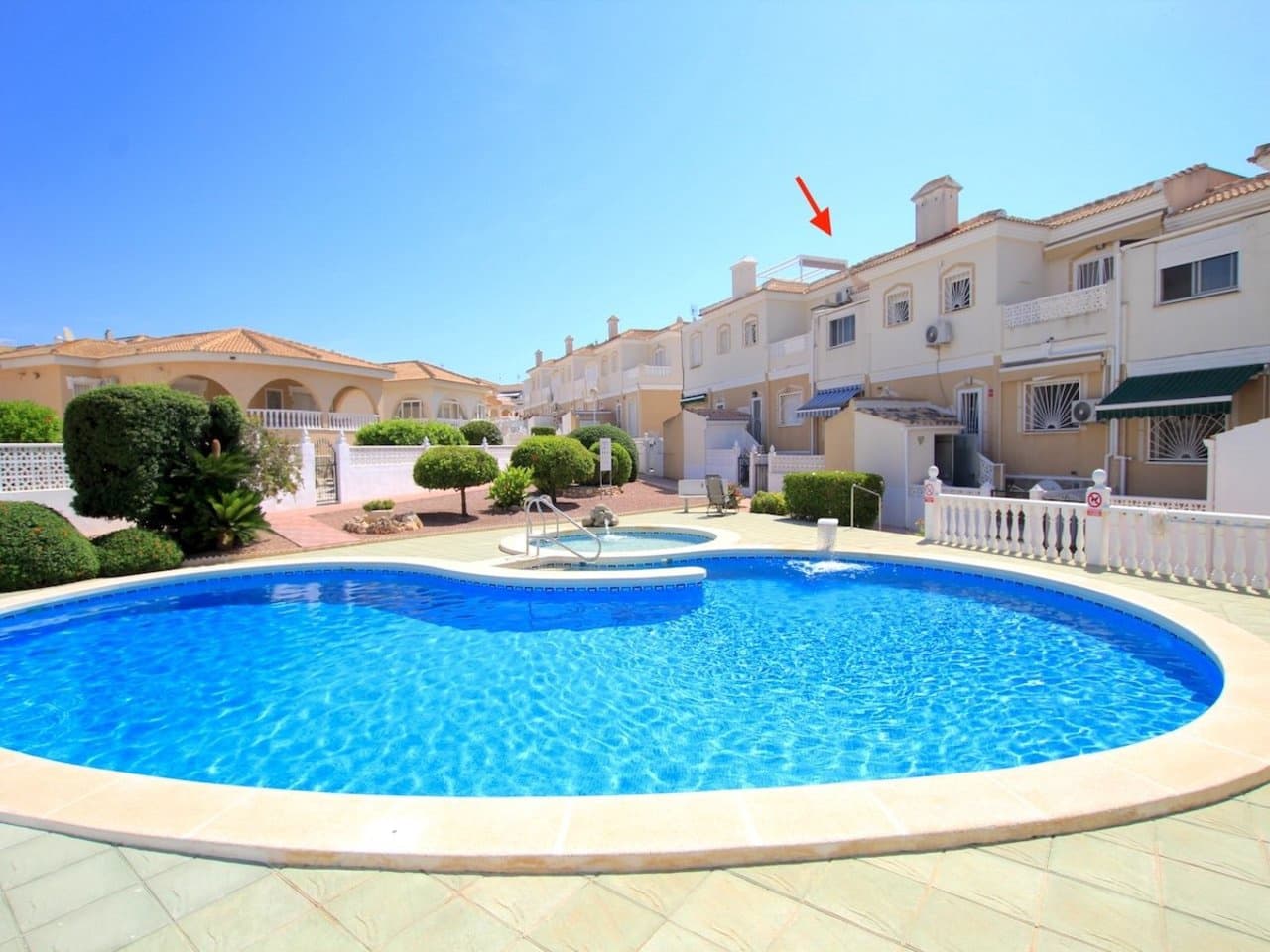 Casa de 2 habitaciones en Benijófar en venta - 185.000 € (Ref: 9978430)
