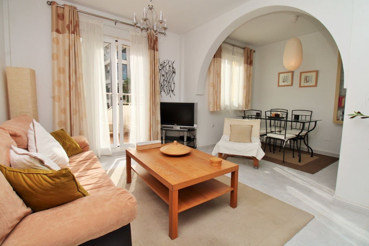 Apartamento de 2 habitaciones en Villamartin en venta con piscina - 164.000 € (Ref: 9979522)