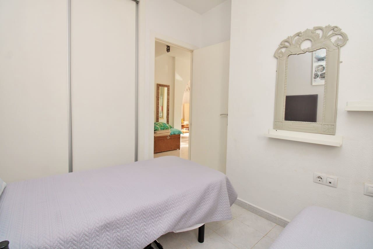 Apartamento de 2 habitaciones en Villamartin en venta con piscina - 164.000 € (Ref: 9979522)