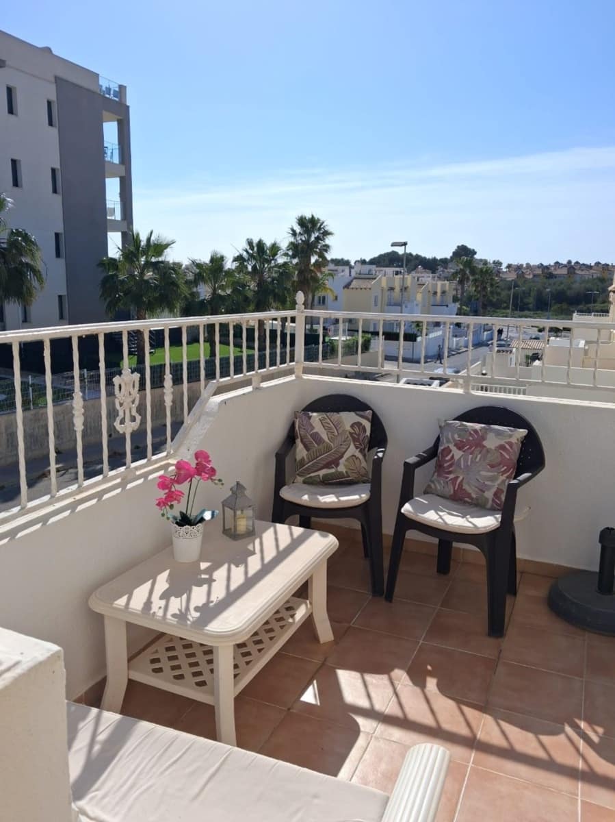 Apartamento de 2 habitaciones en Villamartin en venta con piscina - 164.000 € (Ref: 9979522)