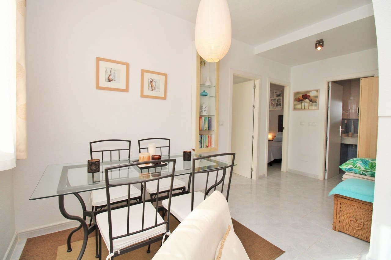 Apartamento de 2 habitaciones en Villamartin en venta con piscina - 164.000 € (Ref: 9979522)