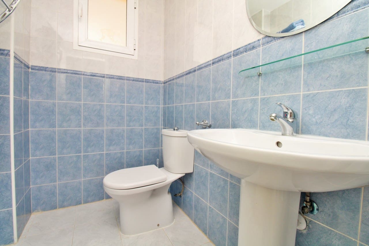 Apartamento de 2 habitaciones en Villamartin en venta con piscina - 164.000 € (Ref: 9979522)
