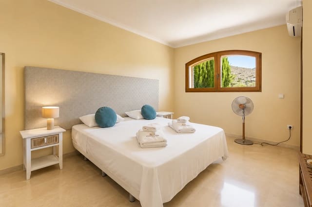 4 bedroom Villa for sale in Atamaría, Cartagena - € 540,000 (Ref: 9980220)
