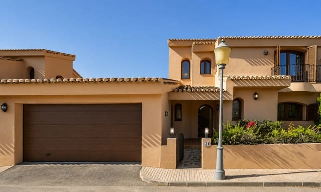 4 bedroom Villa for sale in Atamaría, Cartagena - € 540,000 (Ref: 9980220)