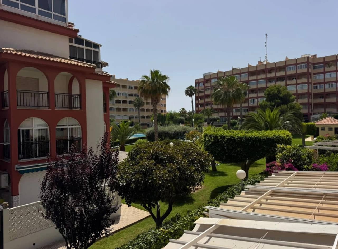 2 sovrum Lägenhet till salu i Torrevieja med pool - 154 900 € (Ref: 9981852)