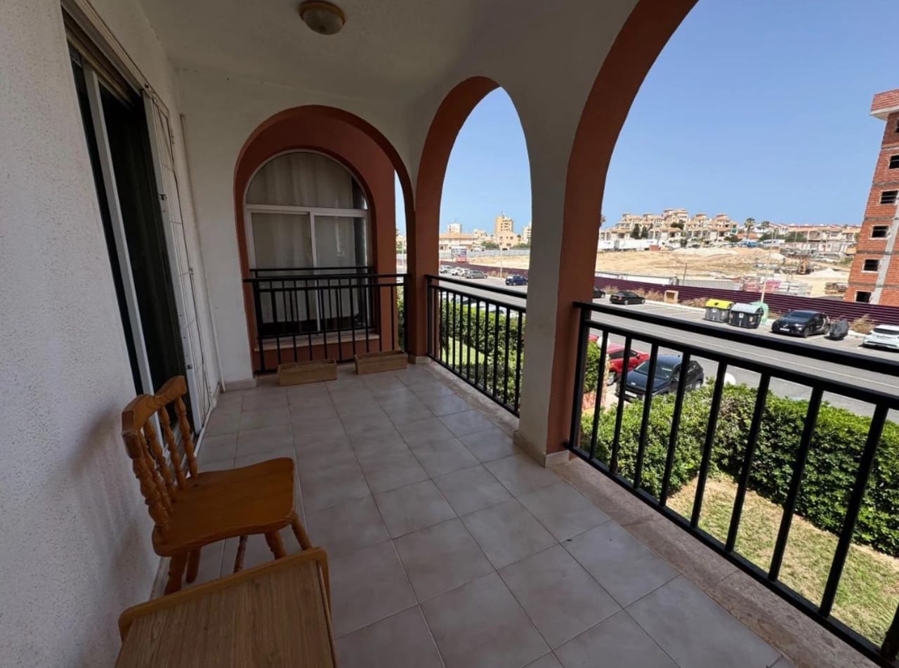2 sovrum Lägenhet till salu i Torrevieja med pool - 154 900 € (Ref: 9981852)