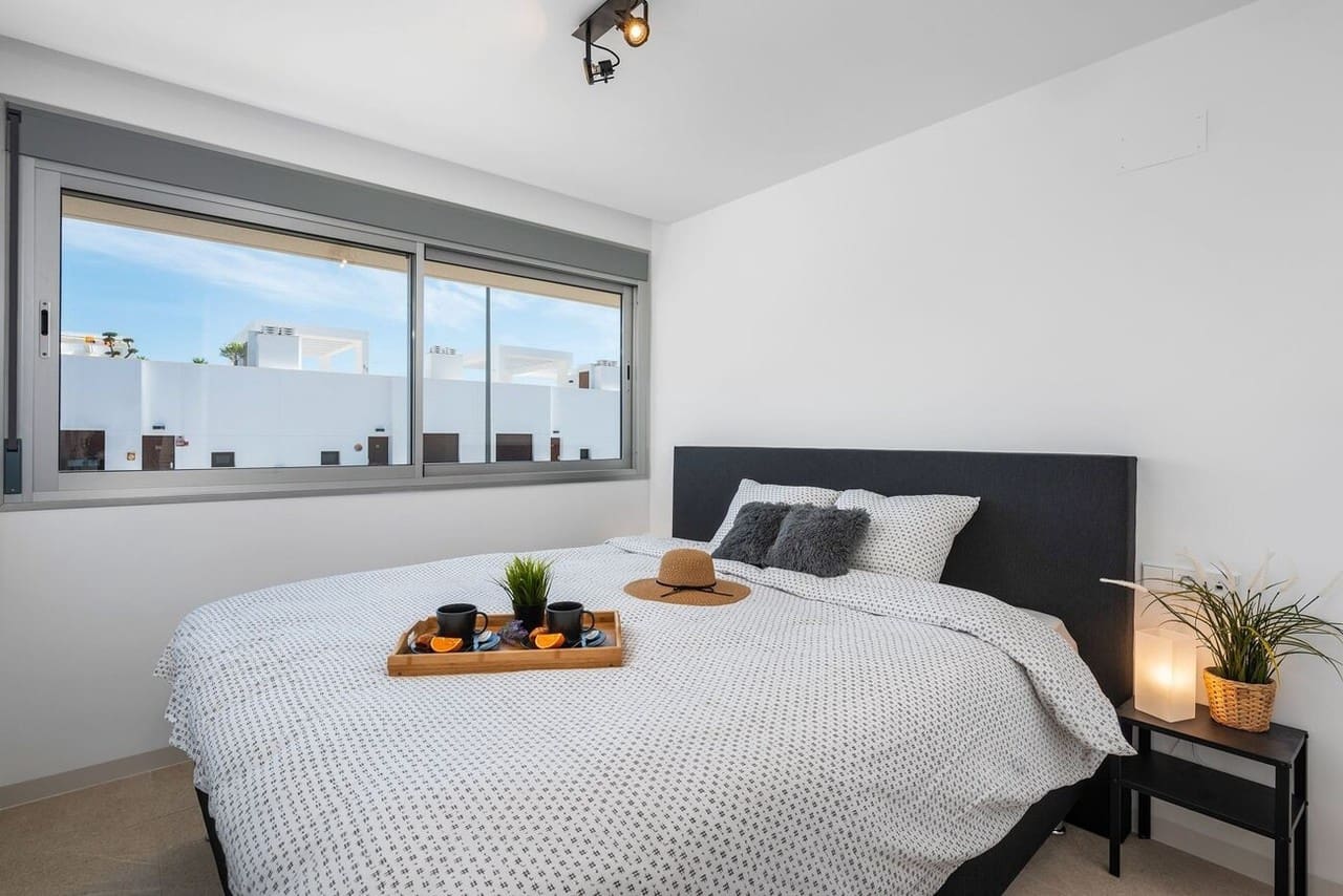 3 makuuhuone Kattohuoneisto myytävänä paikassa Los Balcones mukana uima-altaan - 328 000 € (Ref: 9984482)