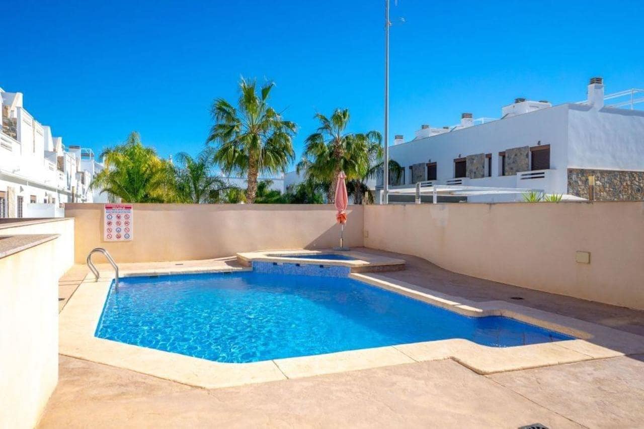 2 makuuhuone Kattohuoneisto myytävänä paikassa Pilar de la Horadada - 259 000 € (Ref: 9986471)