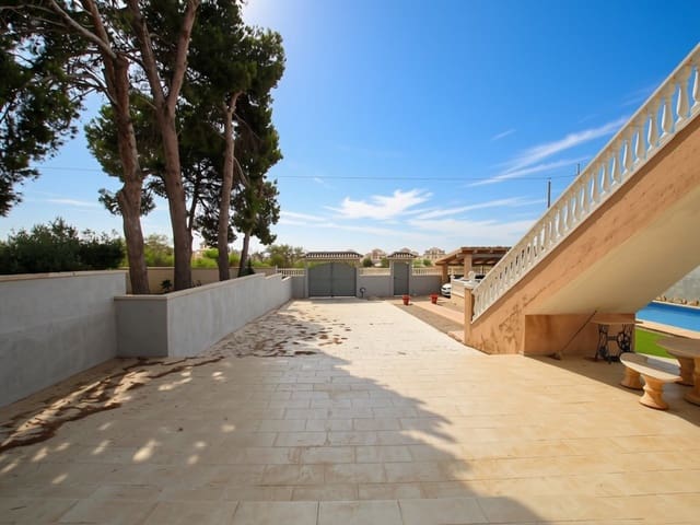 5 soverom Villa til salgs i Campoamor, Orihuela med svømmebasseng - € 540 000 (Ref: 9986479)