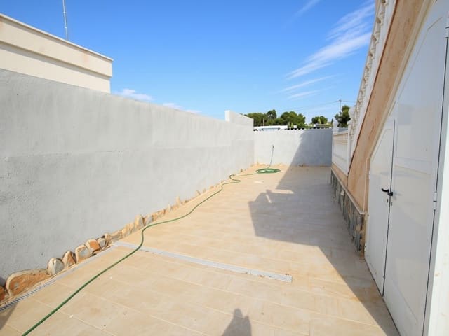 5 soverom Villa til salgs i Campoamor, Orihuela med svømmebasseng - € 540 000 (Ref: 9986479)