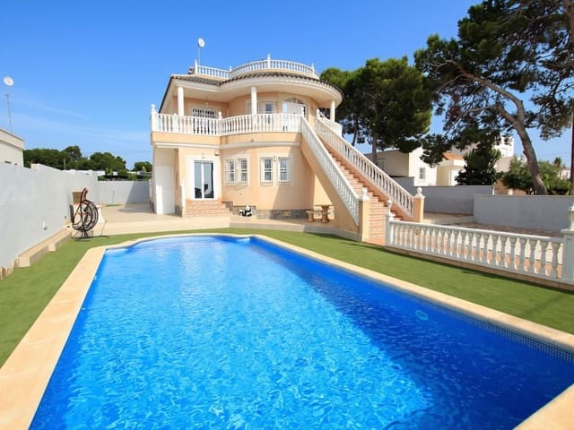5 soverom Villa til salgs i Campoamor, Orihuela med svømmebasseng - € 540 000 (Ref: 9986479)