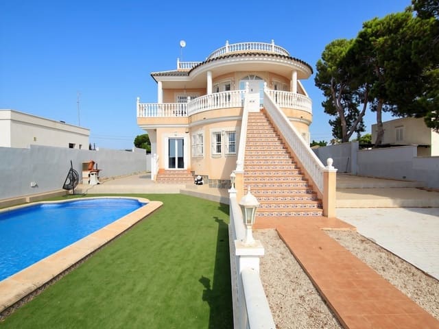 5 soverom Villa til salgs i Campoamor, Orihuela med svømmebasseng - € 540 000 (Ref: 9986479)