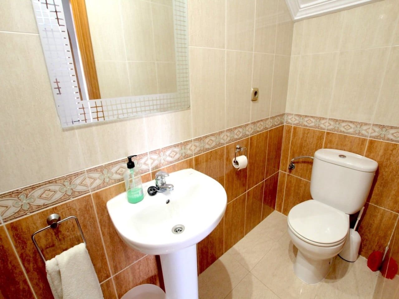 Casa de 3 habitaciones en Cabo Roig en venta - 229.000 € (Ref: 9986480)