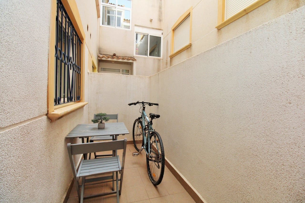 2 soveværelse Lejlighed til salg i Orihuela Costa med swimmingpool - € 149.950 (Ref: 9986484)