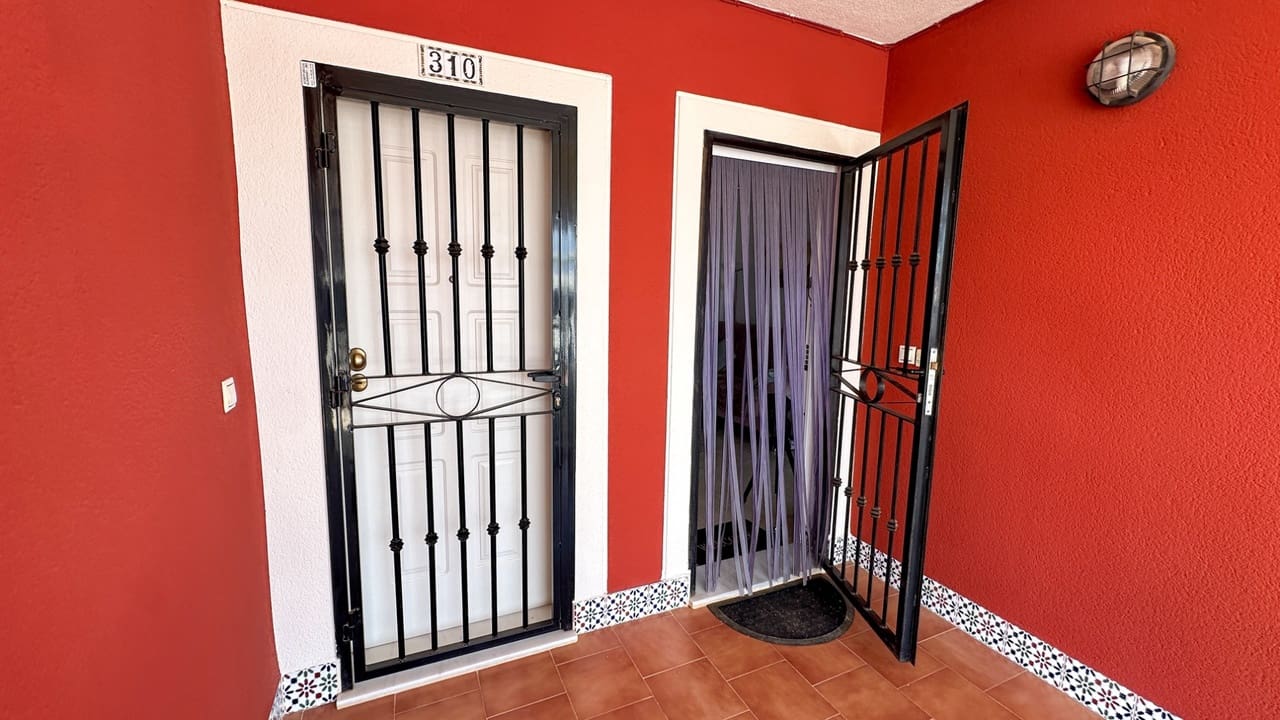 2 makuuhuone Bungalow myytävänä paikassa Orihuela Costa - 164 900 € (Ref: 9990305)