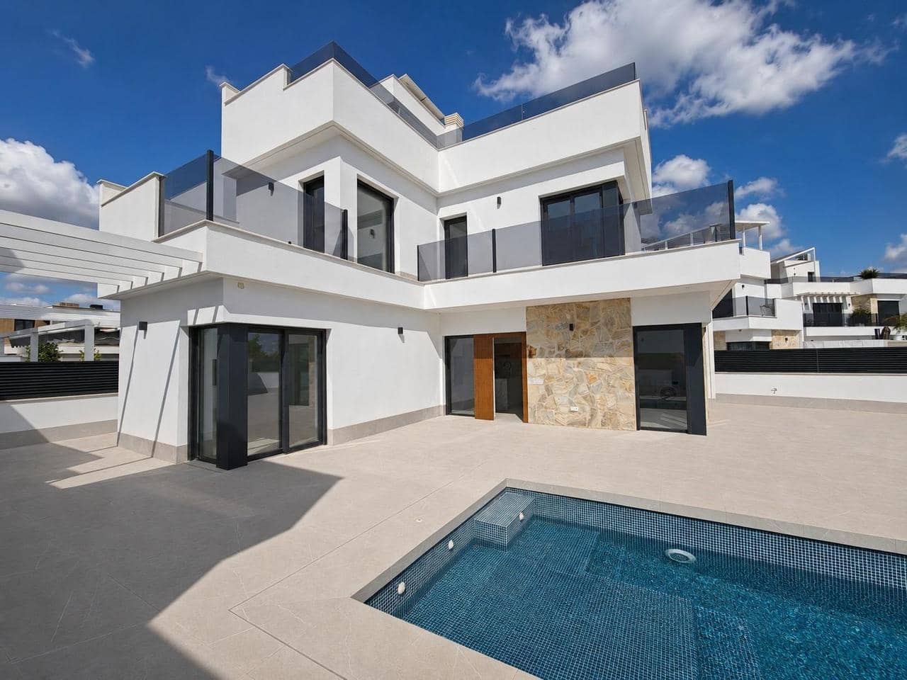 6 sypialnia Willa na sprzedaż w Los Alcazares z basenem - 675 000 € (Ref: 9990306)