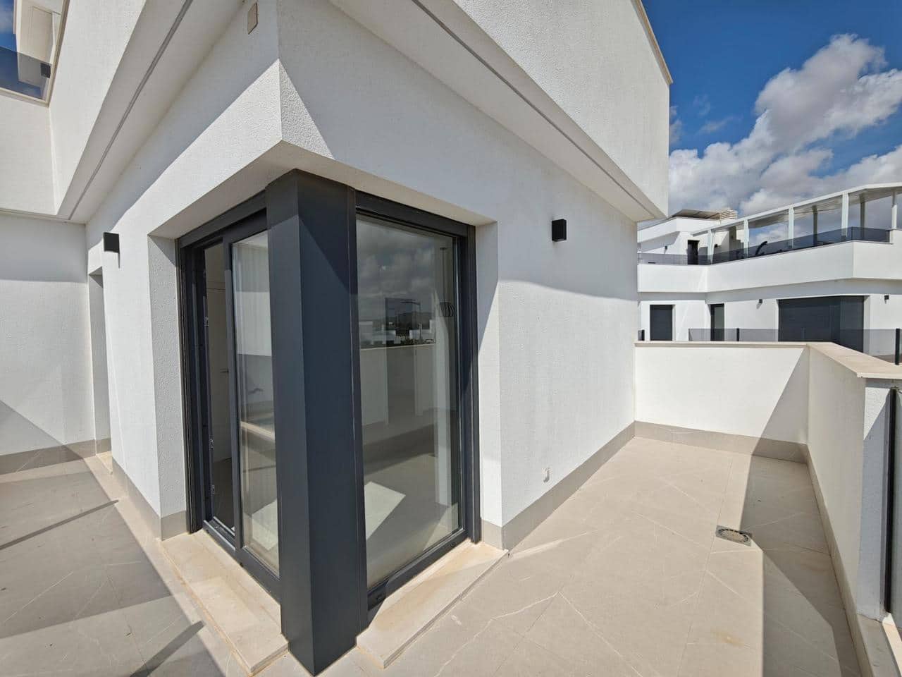 6 sypialnia Willa na sprzedaż w Los Alcazares z basenem - 675 000 € (Ref: 9990306)