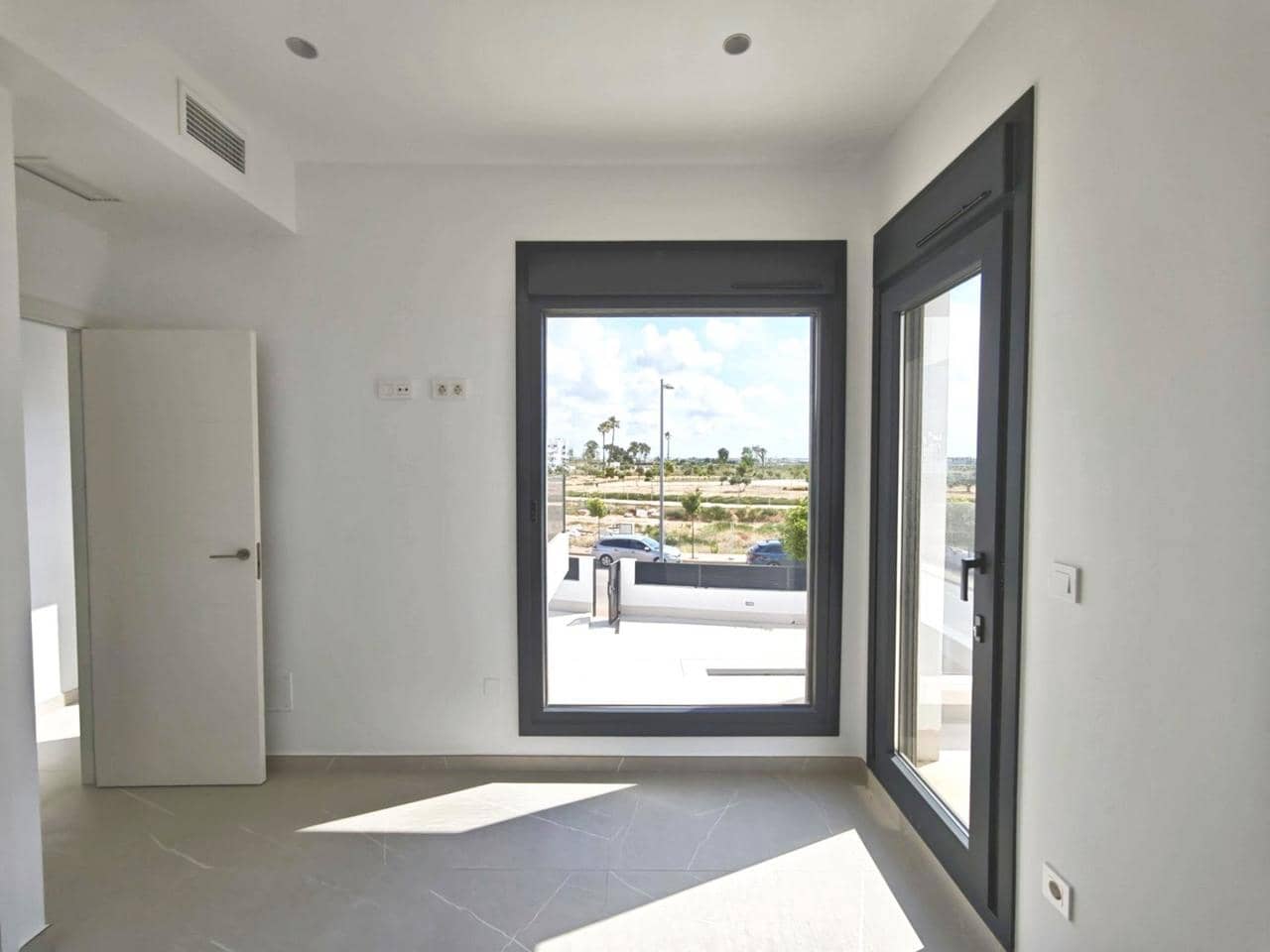 6 sypialnia Willa na sprzedaż w Los Alcazares z basenem - 675 000 € (Ref: 9990306)