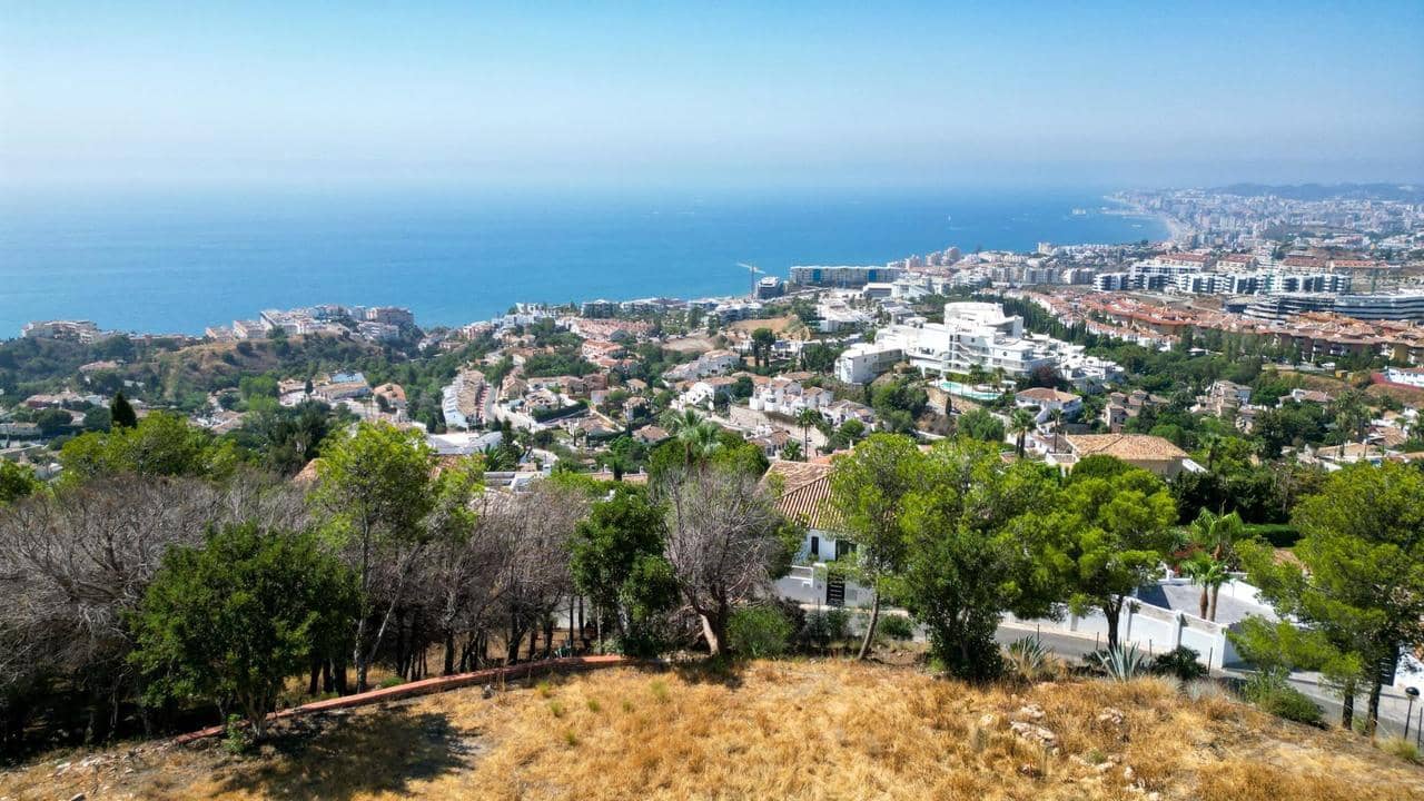 5 soverom Villa til salgs i Benalmadena med svømmebasseng garasje - € 3 500 000 (Ref: 9993874)
