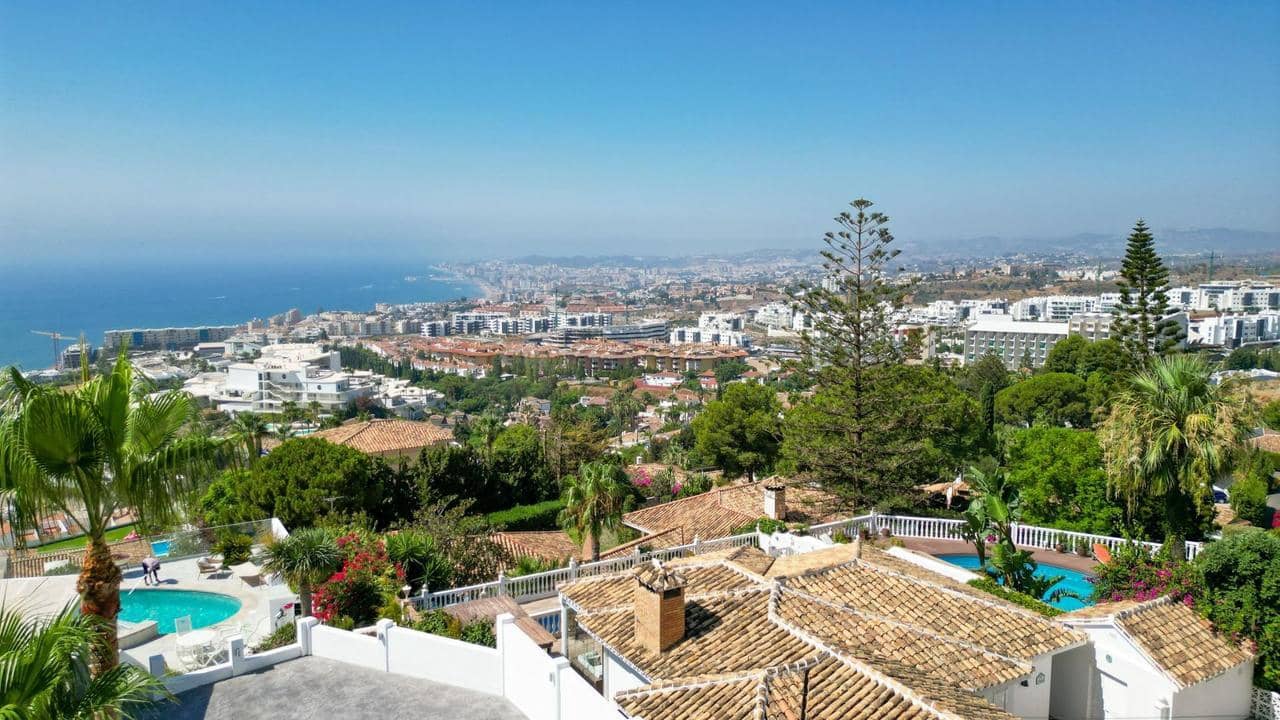 5 soverom Villa til salgs i Benalmadena med svømmebasseng garasje - € 3 500 000 (Ref: 9993874)