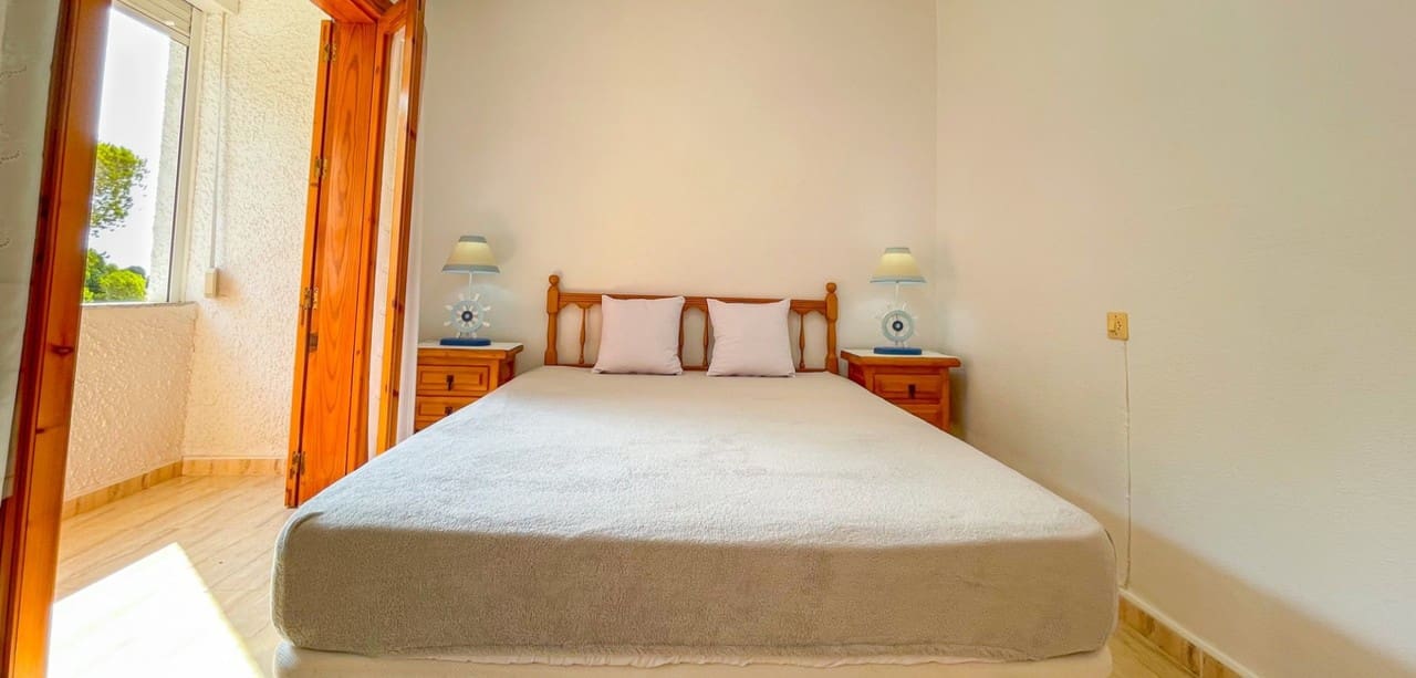 2 soverom Hus til salgs i Orihuela Costa - € 249 000 (Ref: 9993876)
