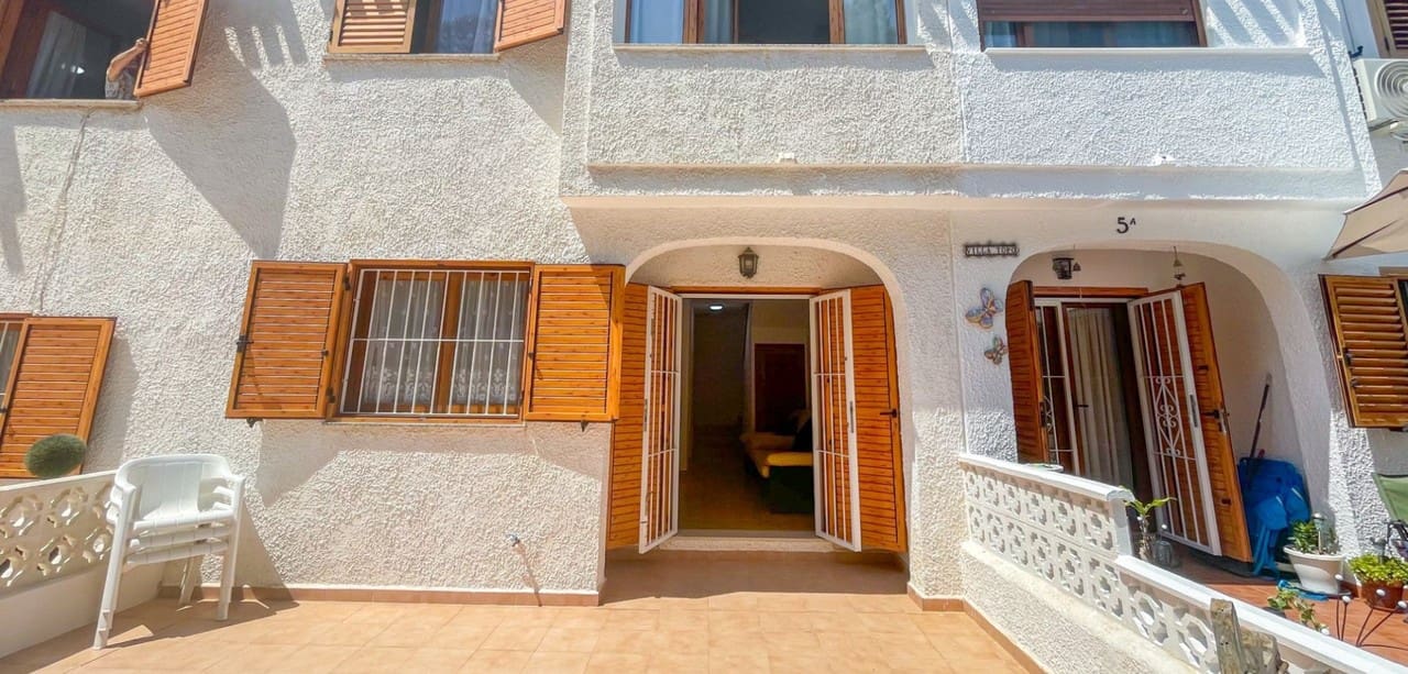 Casa de 3 habitaciones en Orihuela Costa en venta - 289.000 € (Ref: 9993878)