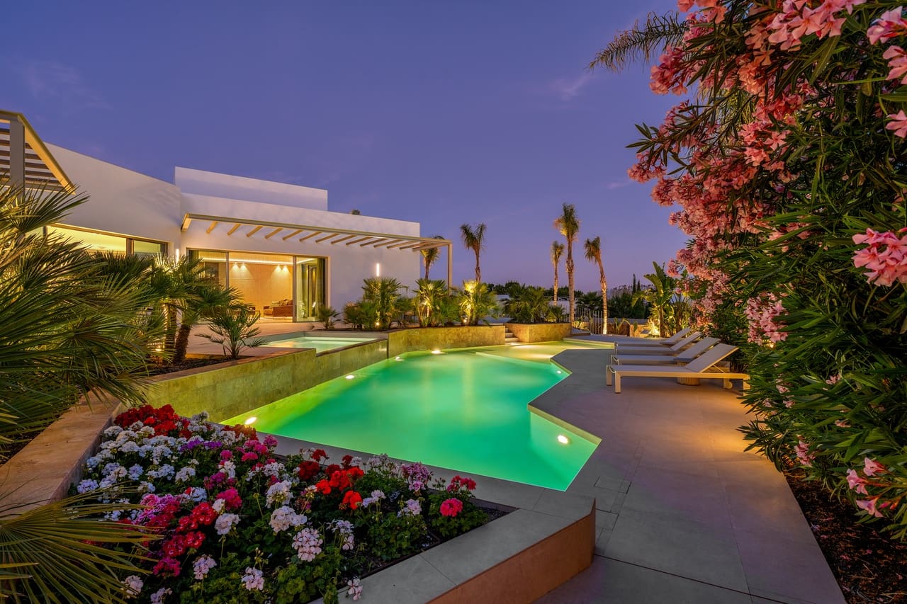 3 soveværelse Villa til salg i Las Colinas Golf med swimmingpool garage - € 2.450.000 (Ref: 9994832)