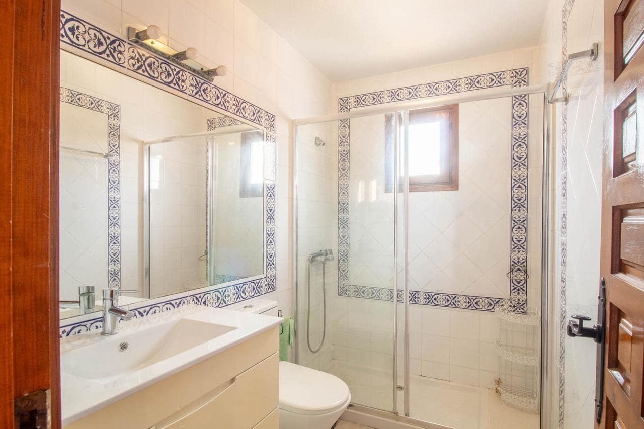 2 makuuhuone Bungalow myytävänä paikassa Torrevieja mukana uima-altaan - 159 000 € (Ref: 9996702)
