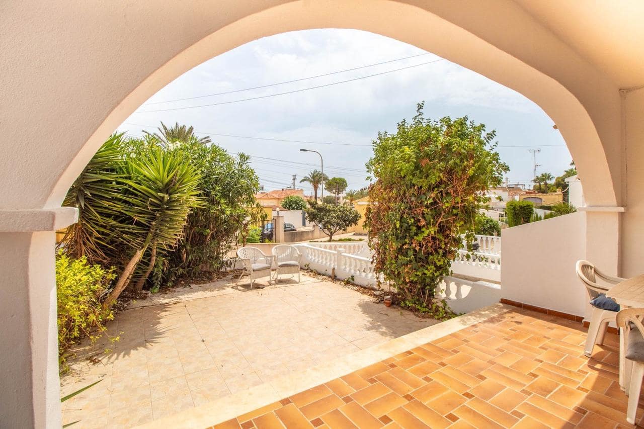 2 makuuhuone Bungalow myytävänä paikassa Torrevieja mukana uima-altaan - 159 000 € (Ref: 9996702)
