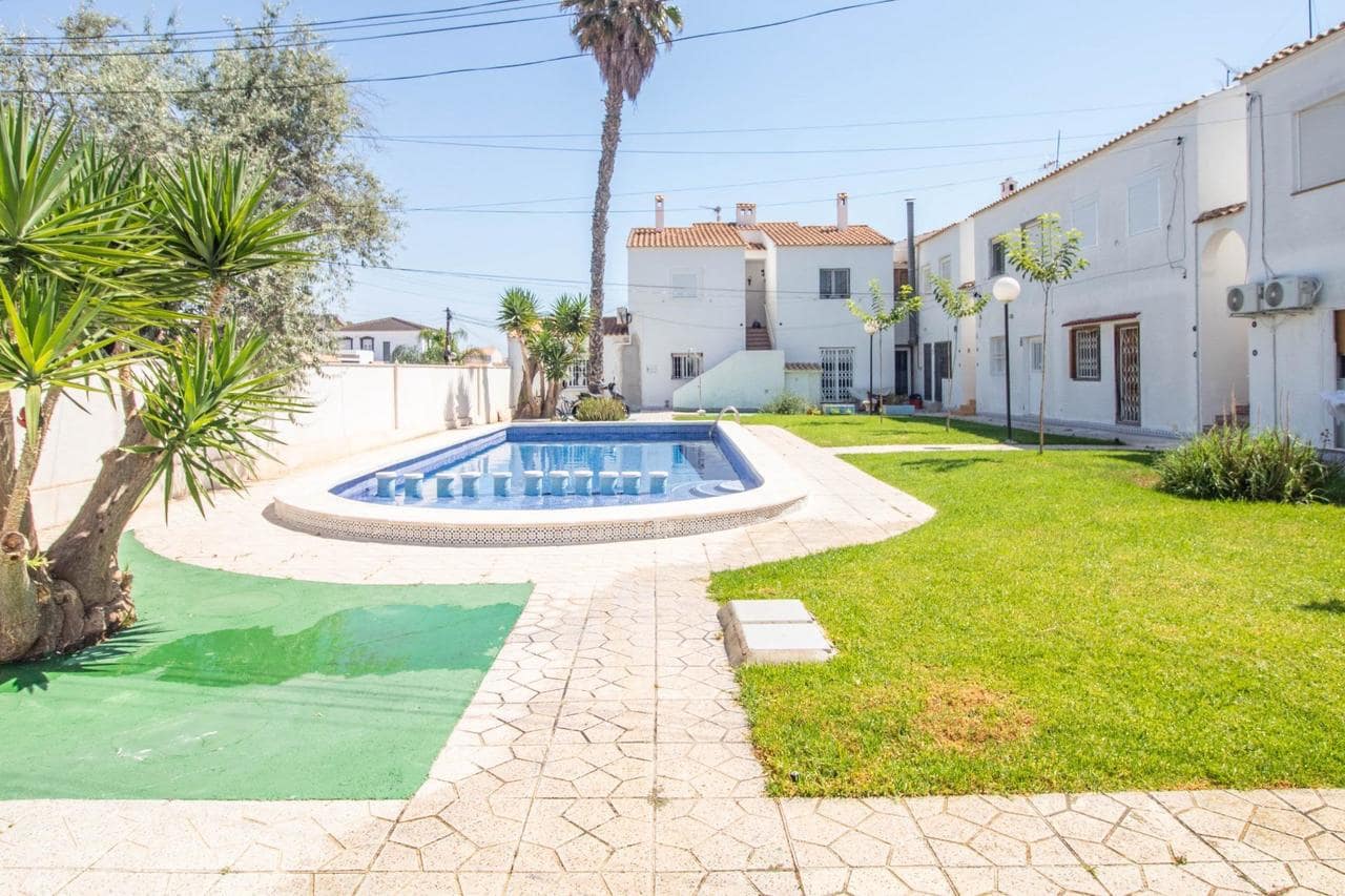 2 slaapkamer Bungalow te koop in Orihuela Costa met zwembad - € 135.000 (Ref: 9996704)