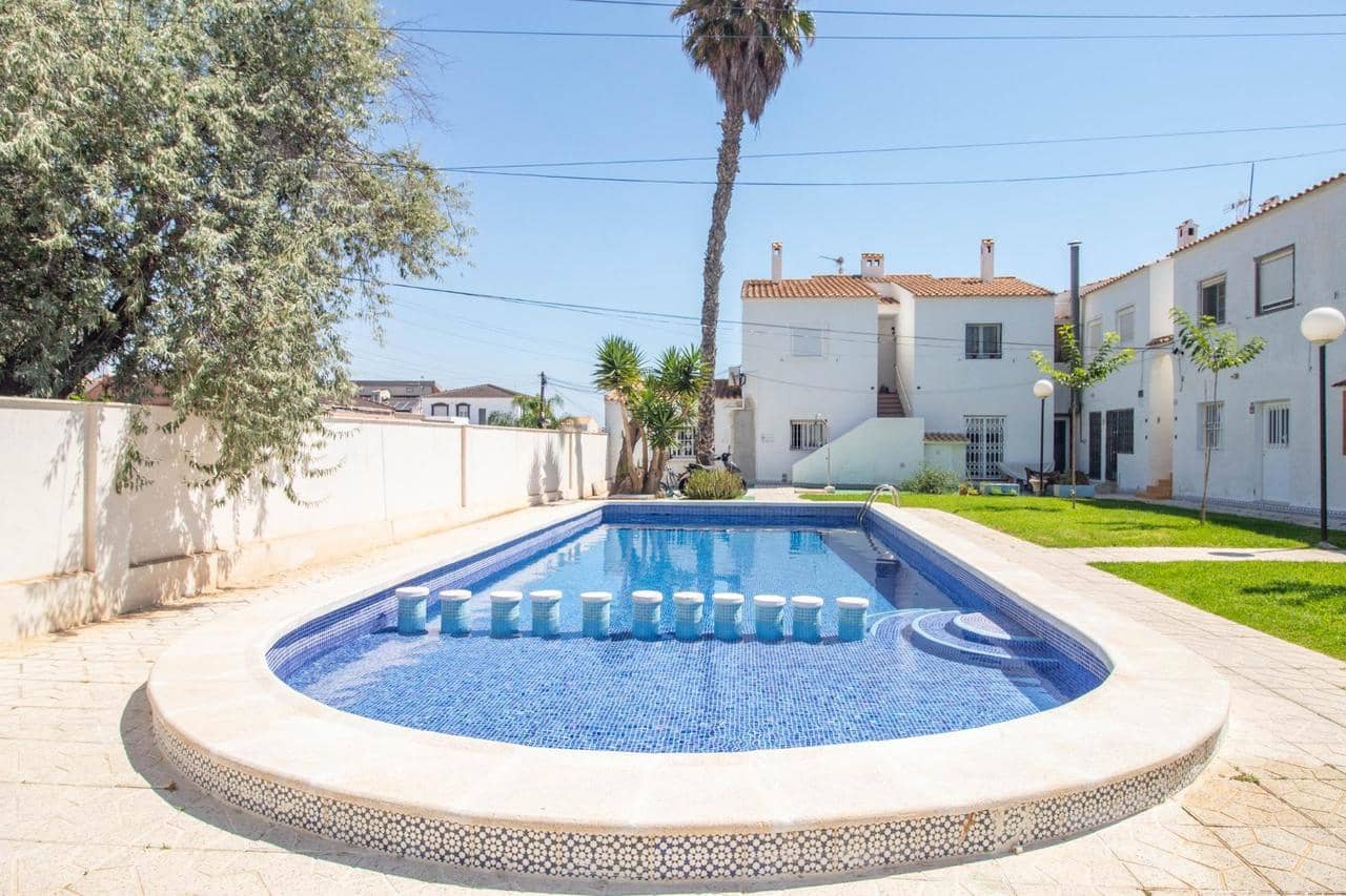 2 slaapkamer Bungalow te koop in Orihuela Costa met zwembad - € 135.000 (Ref: 9996704)