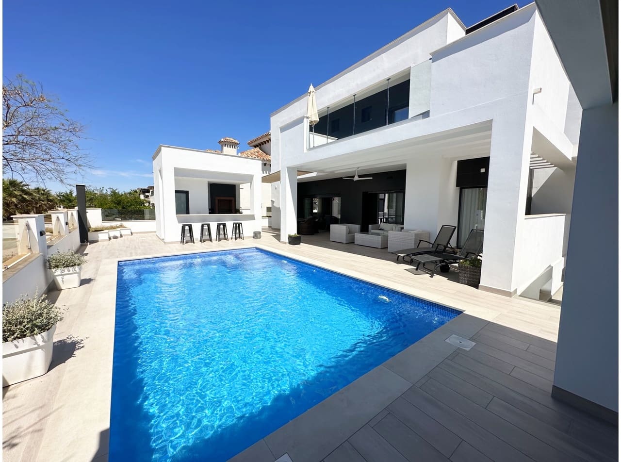 5 sovrum Villa till salu i Mar Menor Golf Resort med pool garage - 1 025 000 € (Ref: 9999763)