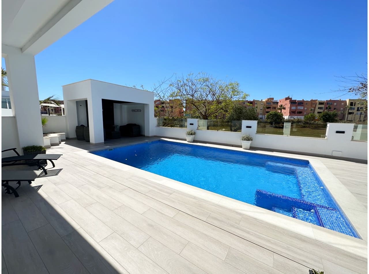 5 sovrum Villa till salu i Mar Menor Golf Resort med pool garage - 1 025 000 € (Ref: 9999763)
