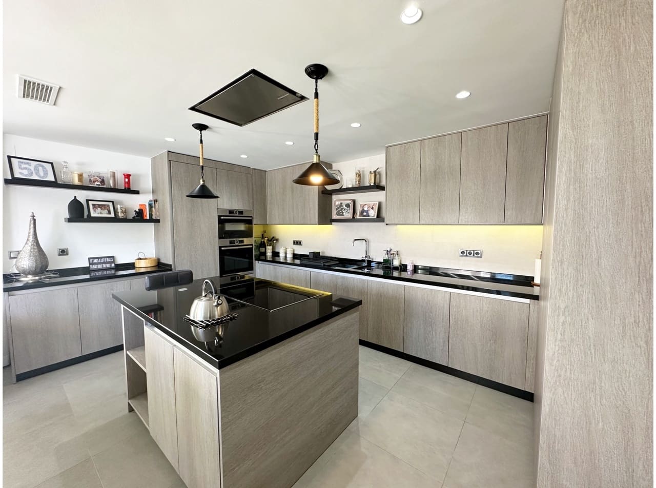 5 sovrum Villa till salu i Mar Menor Golf Resort med pool garage - 1 025 000 € (Ref: 9999763)