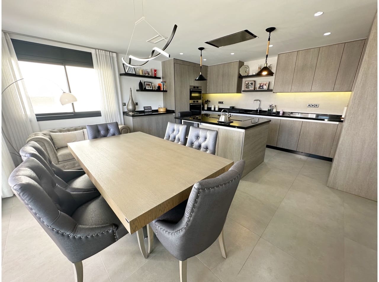 5 sovrum Villa till salu i Mar Menor Golf Resort med pool garage - 1 025 000 € (Ref: 9999763)