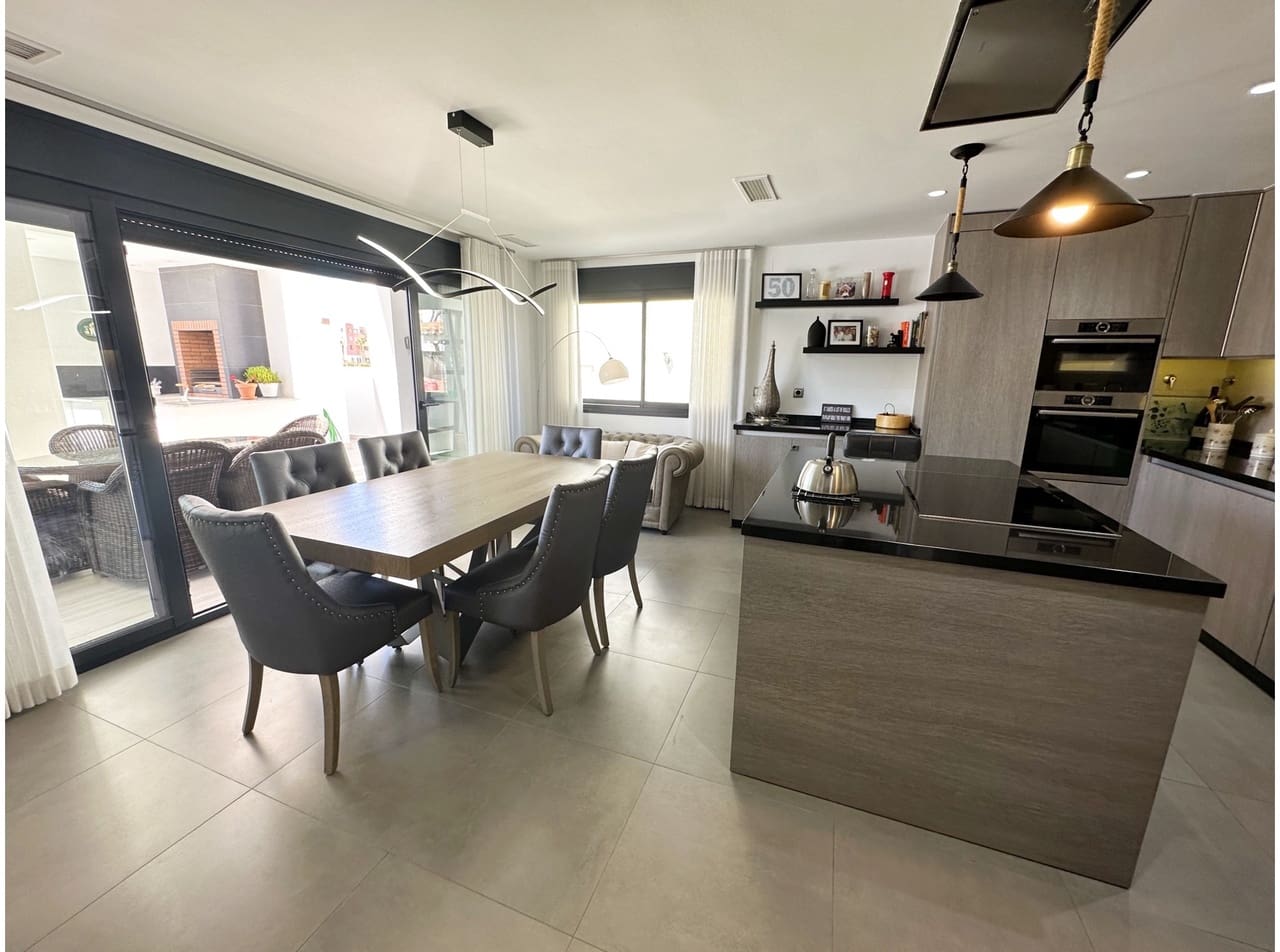 5 sovrum Villa till salu i Mar Menor Golf Resort med pool garage - 1 025 000 € (Ref: 9999763)
