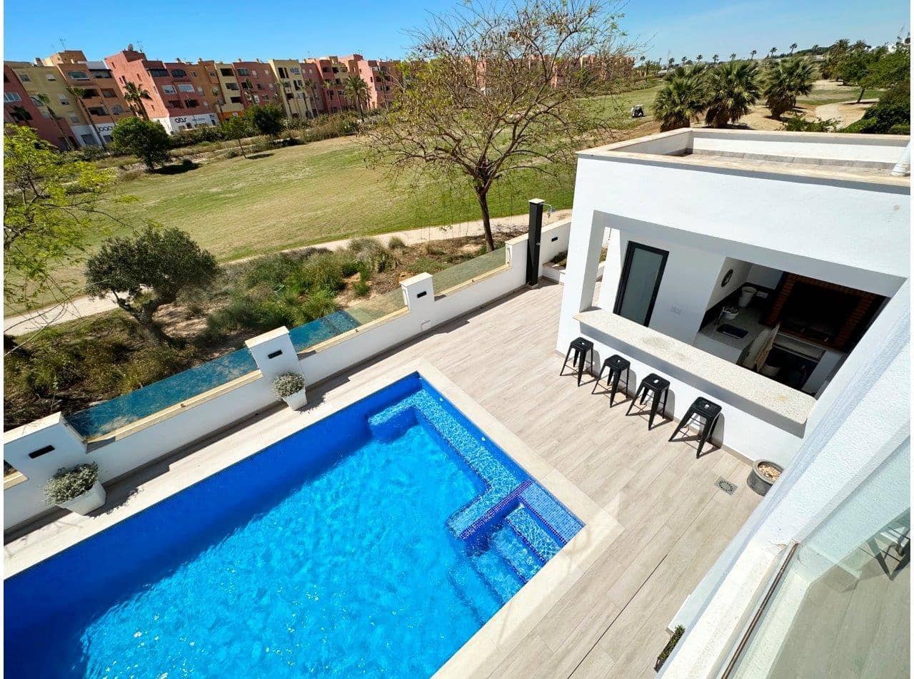 5 makuuhuone Huvila myytävänä paikassa Mar Menor Golf Resort mukana uima-altaan 
autotalli - 1 025 000 € (Ref: 9999763)
