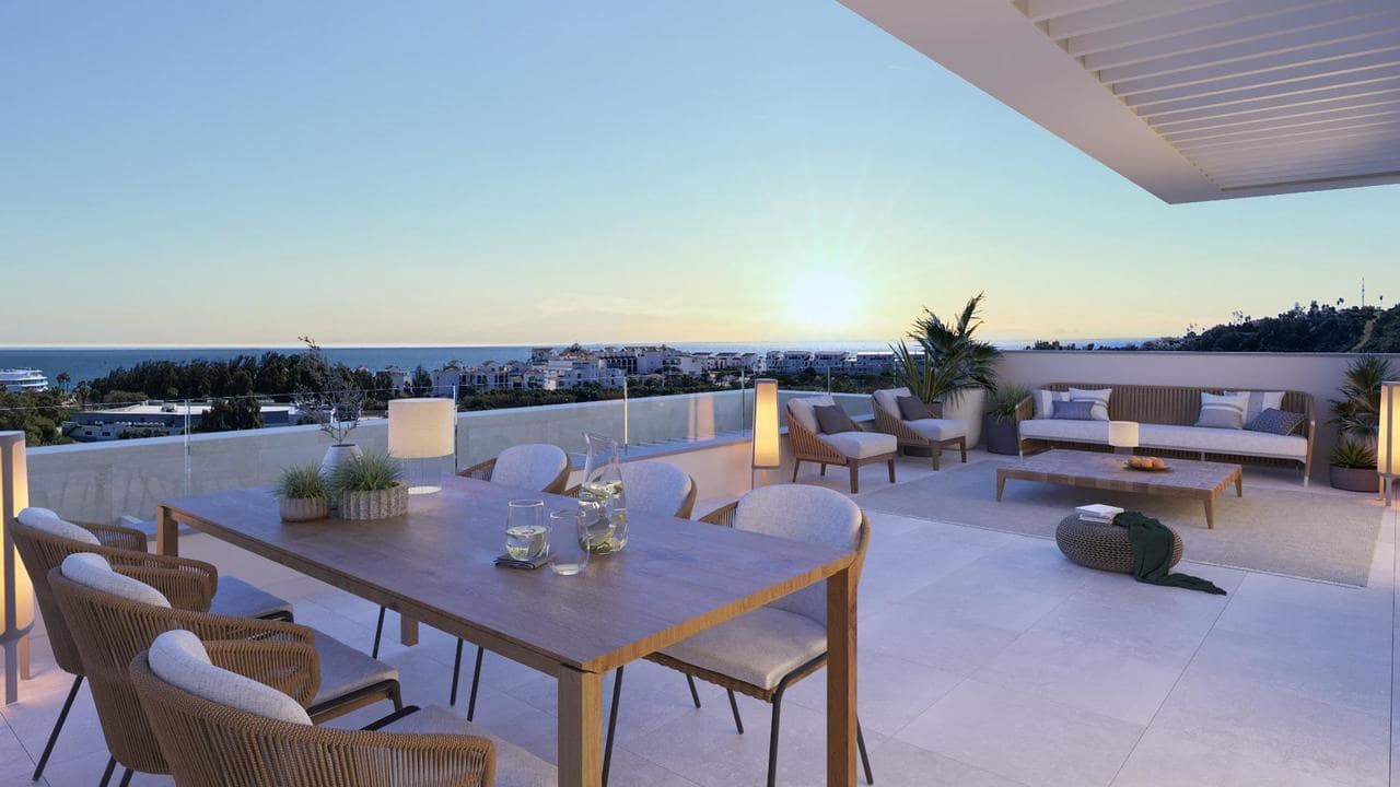 3 soveværelse Penthouse til salg i Estepona med swimmingpool garage - € 739.000 (Ref: 9999769)