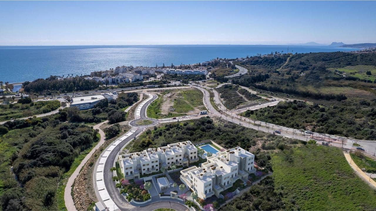 3 soveværelse Penthouse til salg i Estepona med swimmingpool garage - € 739.000 (Ref: 9999769)